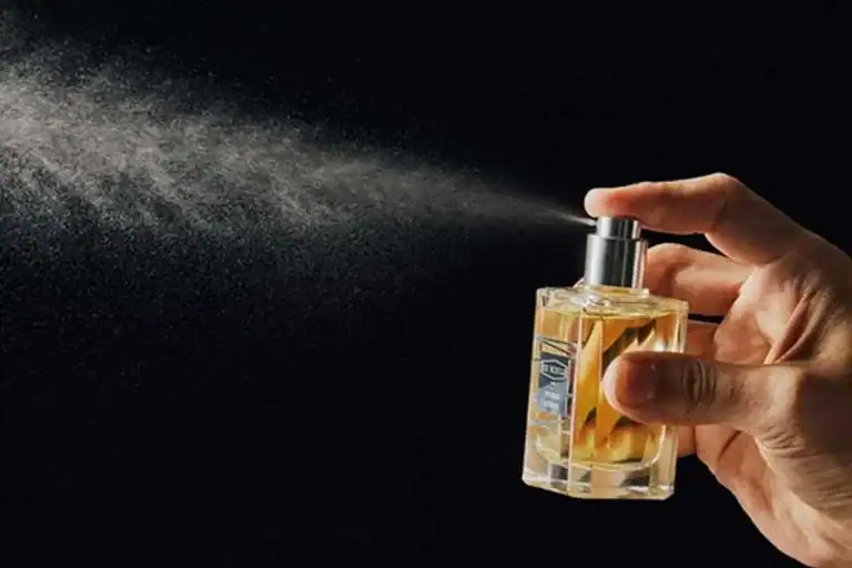 خط بو یا Sillage چیست؟ راه‌های افزایش خط بوی عطر